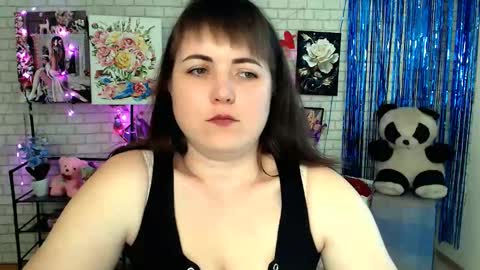 Snapshot of darina_m_ chatting on 03/12/25, 08:41 Darina online show from 03/12/25, 08:41