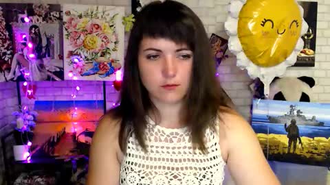 Snapshot of darina_m_ chatting on 09/18/25, 04:58 Darina online show from 09/18/25, 04:58