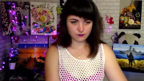 Snapshot of darina_m_ chatting on 10/04/25, 04:43 Darina online show from 10/04/25, 04:43