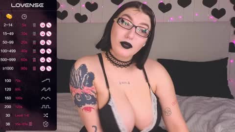 Snapshot of dario_doll_ chatting on 12/24/24, 01:39 Daria online show from 12/24/24, 01:39