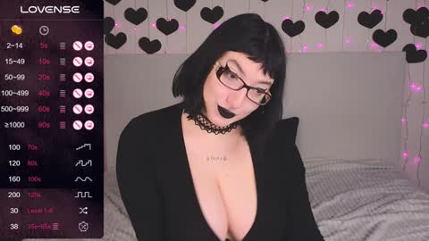 Snapshot of dario_doll_ chatting on 01/04/25, 09:21 Daria online show from 01/04/25, 09:21