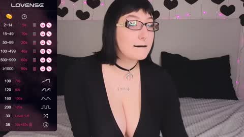 Snapshot of dario_doll_ chatting on 01/11/25, 10:19 Daria online show from 01/11/25, 10:19