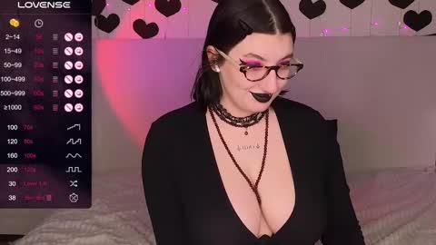 Snapshot of dario_doll_ chatting on 03/05/25, 04:24 Daria online show from 03/05/25, 04:24