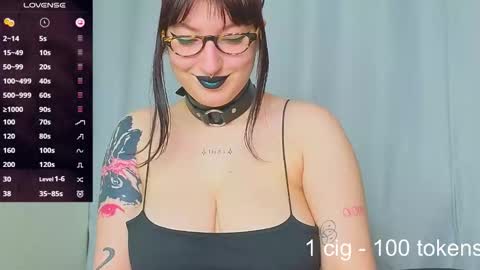 Snapshot of dario_doll_ chatting on 09/25/25, 02:32 Daria online show from 09/25/25, 02:32