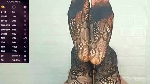 Snapshot of dario_doll_ chatting on 12/16/25, 06:29 Daria online show from 12/16/25, 06:29