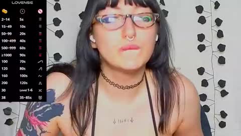 Snapshot of dario_doll_ chatting on 01/11/26, 12:37 Daria online show from 01/11/26, 12:37