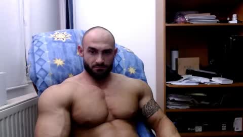 Snapshot of dariomuscle chatting on 12/18/24, 09:29 Dario online show from 12/18/24, 09:29