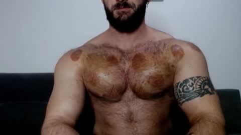 Snapshot of dariomuscle chatting on 01/10/26, 09:52 Dario online show from 01/10/26, 09:52