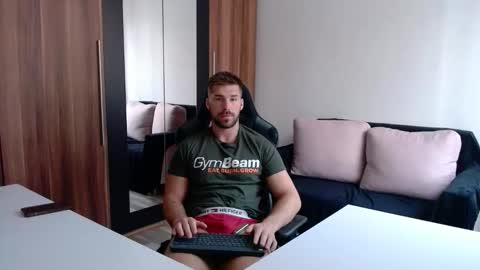 darius_94 online show from 09/20/25, 05:41