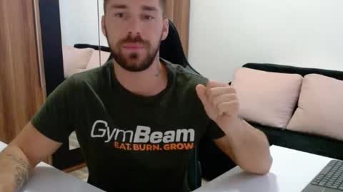 darius_94 online show from 09/22/25, 04:36