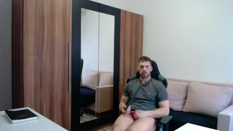 darius_94 online show from 04/24/26, 04:48