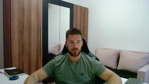 Snapshot of darius_94 chatting on 05/08/26, 04:40 darius_94 online show from 05/08/26, 04:40