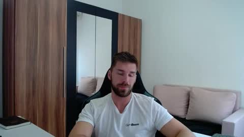 Snapshot of darius_94 chatting on 05/09/26, 10:42 darius_94 online show from 05/09/26, 10:42