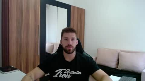 Snapshot of darius_94 chatting on 05/31/26, 04:42 darius_94 online show from 05/31/26, 04:42