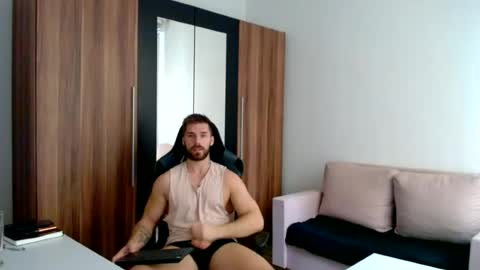 Snapshot of darius_94 chatting on 06/18/26, 09:14 darius_94 online show from 06/18/26, 09:14