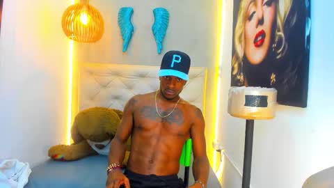 dark_king01 online show from 02/16/26, 07:21