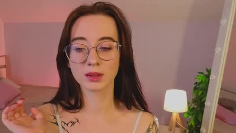 Lola online show from 02/23/25, 09:44