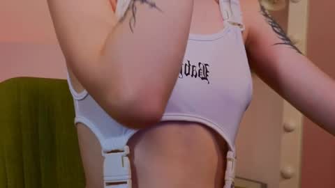 Lola online show from 02/23/25, 12:48