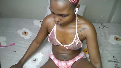 dark_lovly online show from 11/17/25, 09:42