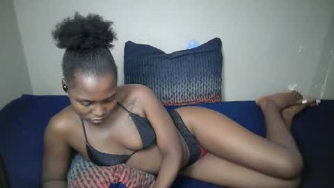 dark_lovly online show from 03/04/26, 07:36