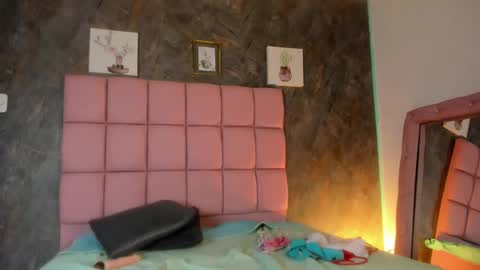 dark_luna1 online show from 02/25/26, 09:46