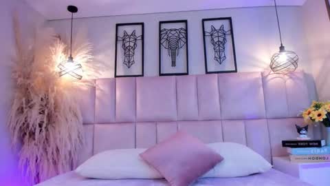 Snapshot of dark_nina_ chatting on 10/02/25, 03:24 Nina online show from 10/02/25, 03:24