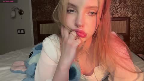 Snapshot of dark_side1213 chatting on 01/15/25, 11:40 Darkside online show from 01/15/25, 11:40