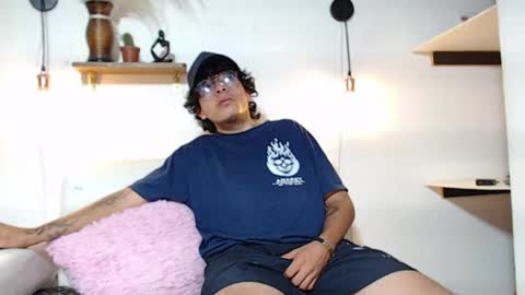 dark_yeager online show from 04/19/26, 07:05