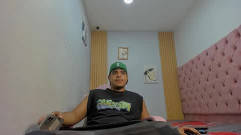 Snapshot of darkalphax01 chatting on 12/19/25, 02:29 darkalphax01 online show from 12/19/25, 02:29