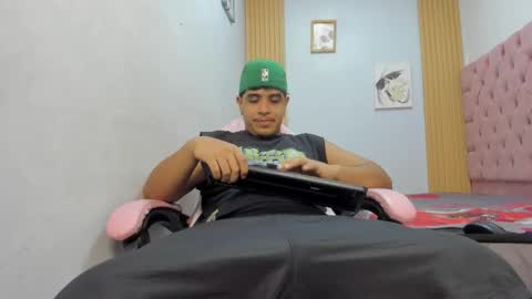 Snapshot of darkalphax01 chatting on 12/22/25, 03:36 darkalphax01 online show from 12/22/25, 03:36