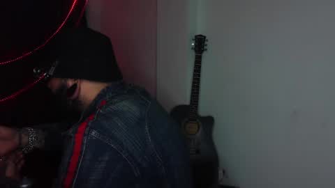 Snapshot of darkclothes chatting on 12/20/24, 11:00 darkclothes online show from 12/20/24, 11:00