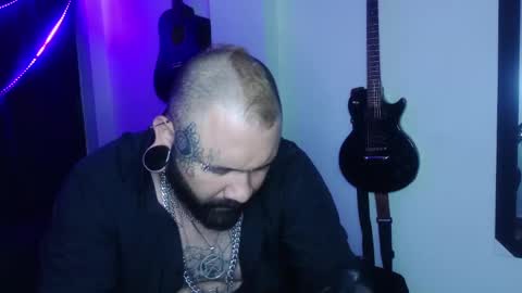 Snapshot of darkclothes chatting on 12/24/24, 12:44 darkclothes online show from 12/24/24, 12:44