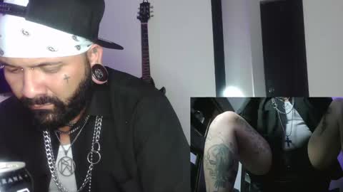 Snapshot of darkclothes chatting on 12/25/24, 07:34 darkclothes online show from 12/25/24, 07:34