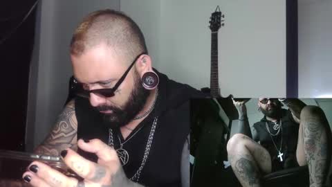 Snapshot of darkclothes chatting on 12/27/24, 08:56 darkclothes online show from 12/27/24, 08:56