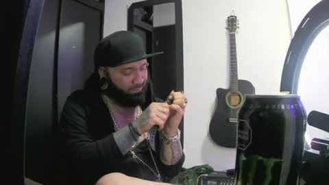 Snapshot of darkclothes chatting on 01/08/25, 04:23 darkclothes online show from 01/08/25, 04:23