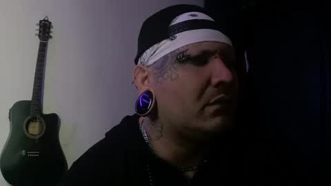 Snapshot of darkclothes chatting on 01/25/25, 04:13 darkclothes online show from 01/25/25, 04:13