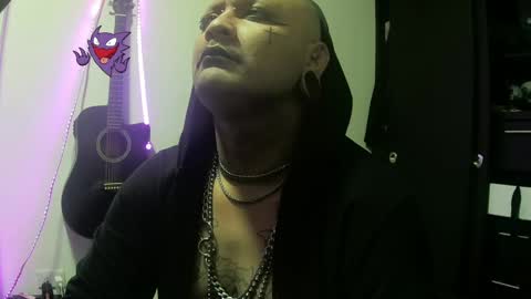 Snapshot of darkclothes chatting on 01/25/25, 11:34 darkclothes online show from 01/25/25, 11:34