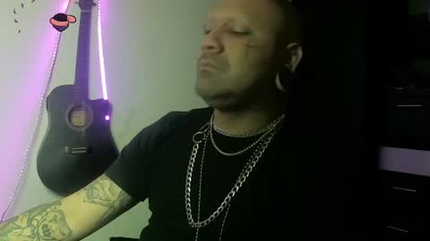 Snapshot of darkclothes chatting on 01/26/25, 05:45 darkclothes online show from 01/26/25, 05:45