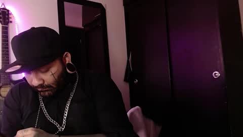 Snapshot of darkclothes chatting on 02/16/25, 11:38 darkclothes online show from 02/16/25, 11:38