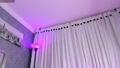 Snapshot of darki_shine_ chatting on 11/17/25, 05:24 cleitlin vinson online show from 11/17/25, 05:24