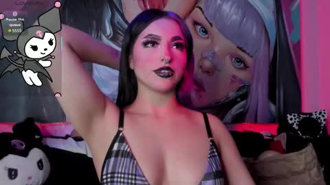 Snapshot of darki_shine_ chatting on 11/24/25, 06:13 cleitlin vinson online show from 11/24/25, 06:13