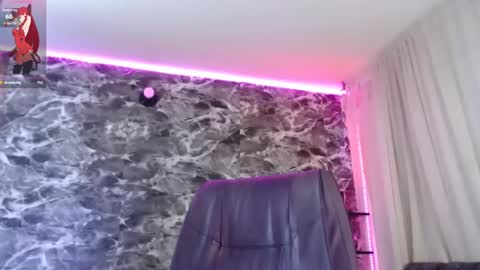 Snapshot of darkly_waxx chatting on 02/15/25, 06:12 New account. Help me reach 100 thumbs up online show from 02/15/25, 06:12