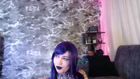 Snapshot of darkly_waxx chatting on 09/29/25, 06:35 New account. Help me reach 100 thumbs up online show from 09/29/25, 06:35