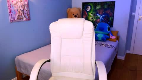 darkmoon____ online show from 10/22/25, 02:06