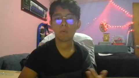 Snapshot of darknex_ chatting on 05/08/26, 03:01 Jose Ian online show from 05/08/26, 03:01