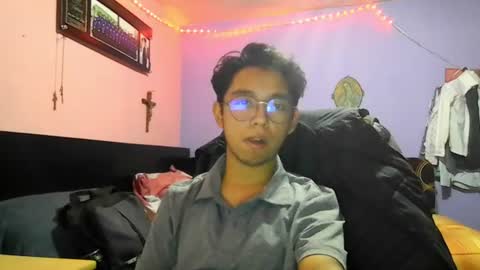 Snapshot of darknex_ chatting on 06/30/26, 12:33 Jose Ian online show from 06/30/26, 12:33