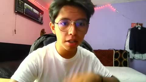 Snapshot of darknex_ chatting on 07/27/26, 10:50 Jose Ian online show from 07/27/26, 10:50