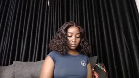 Snapshot of darktanqueen chatting on 06/22/26, 04:31 darktanqueen online show from 06/22/26, 04:31