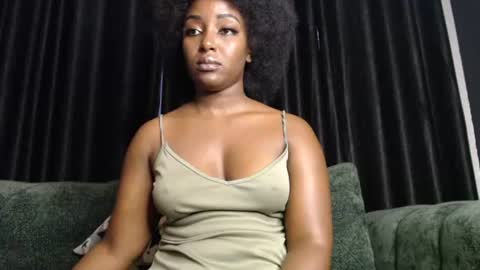 Snapshot of darktanqueen chatting on 07/02/26, 04:07 darktanqueen online show from 07/02/26, 04:07