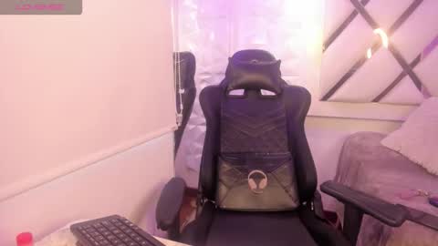 Darla santos  online show from 11/04/25, 09:36